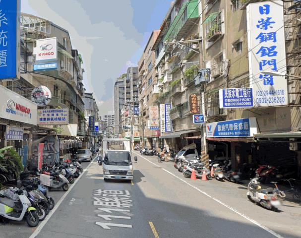新北中和法拍透天_店面_大地坪附頂加-8