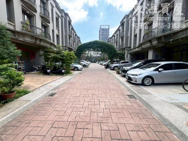 龍井區霞飛山莊雙車別墅低於實登稀有釋出1850萬