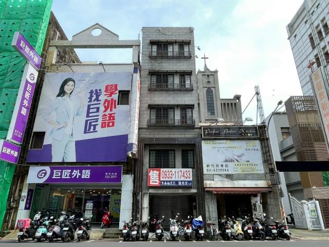東區拍賣透天-1