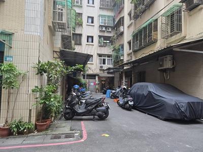 新北新莊公寓_頂樓加蓋法拍-2