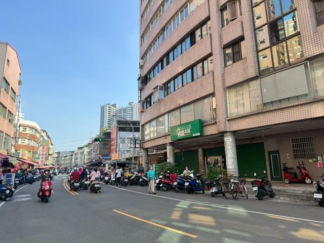 高雄三民區法拍大樓-6