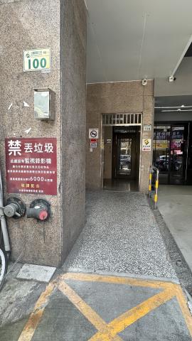 高雄岡山法拍大樓_套房-2
