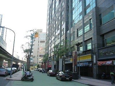 新北大樓_廠辦_捷運板新站拍賣-1