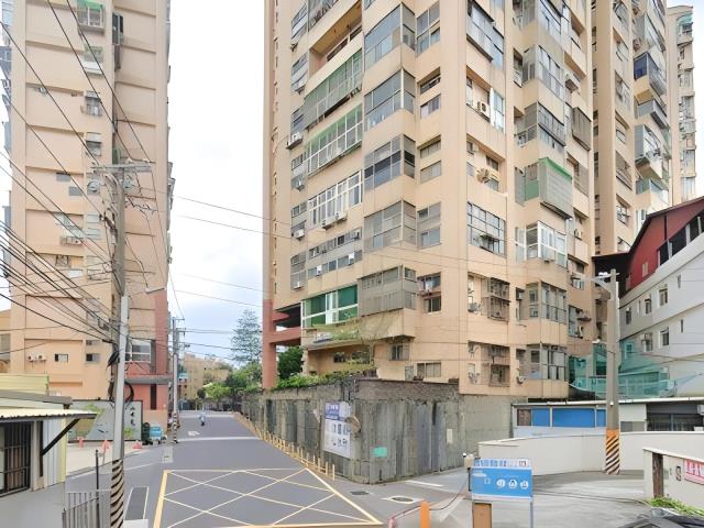 新北淡水法拍大樓_一樓-6