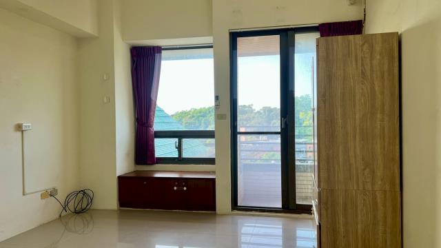 新竹縣芎林鄉學區公園旁華夏套房