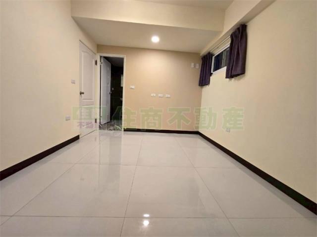 高雄新興區大樓-8