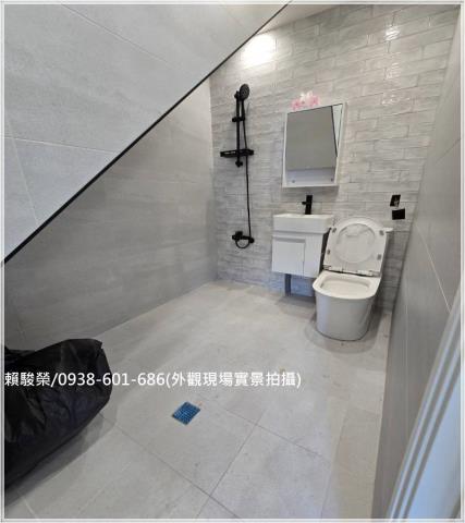 觀音崙坪邊間活巷透天