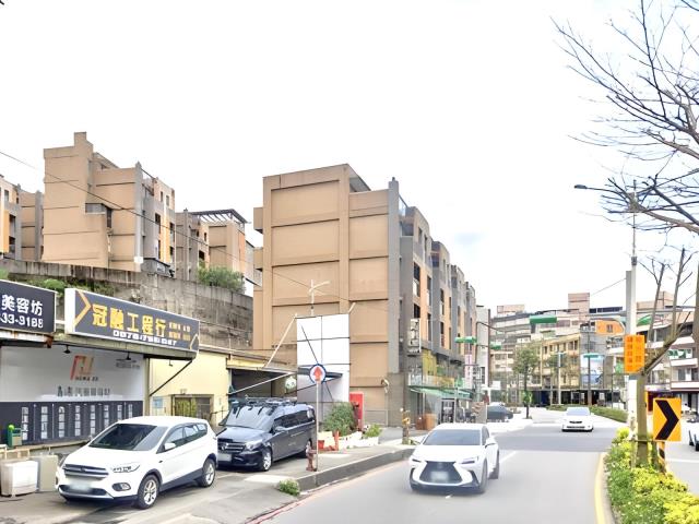 安樂區拍賣透天-2