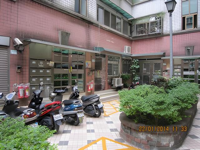 新北新店大樓_套房_白金花園酒店法拍-1