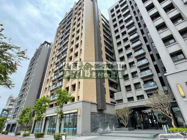 嘉義大樓晴空樹3房車位