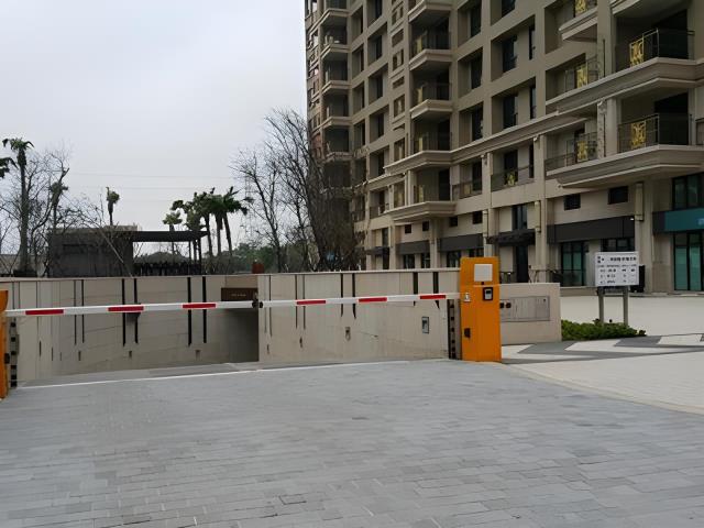 桃園八德拍賣大樓_興仁花園夜市-4