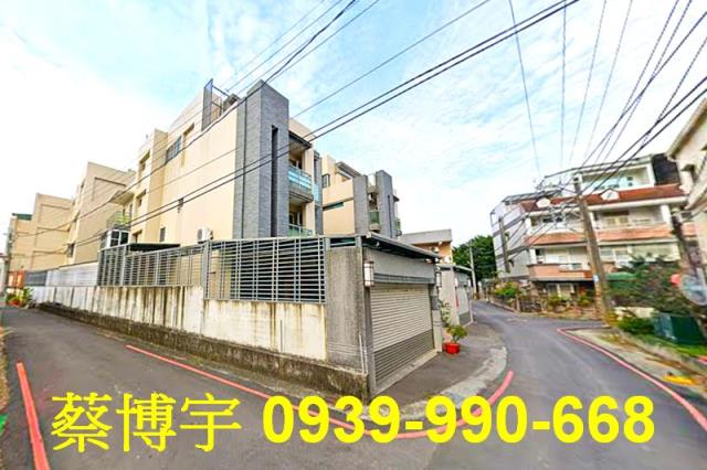 西區法拍屋育人路透天