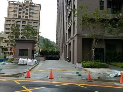 新北新店法拍大樓_新店區耕莘醫院-4