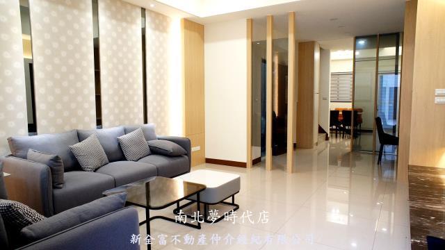 市中心全新精品車墅附裝潢