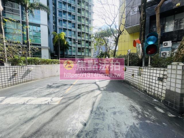 台北信義區法拍大樓-8