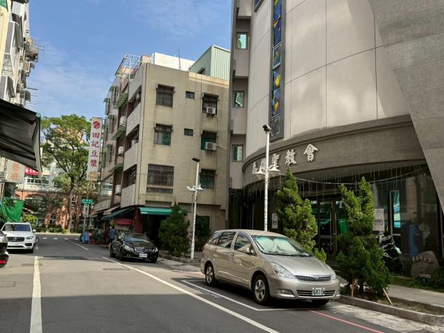 高雄鹽埕法拍大樓-3