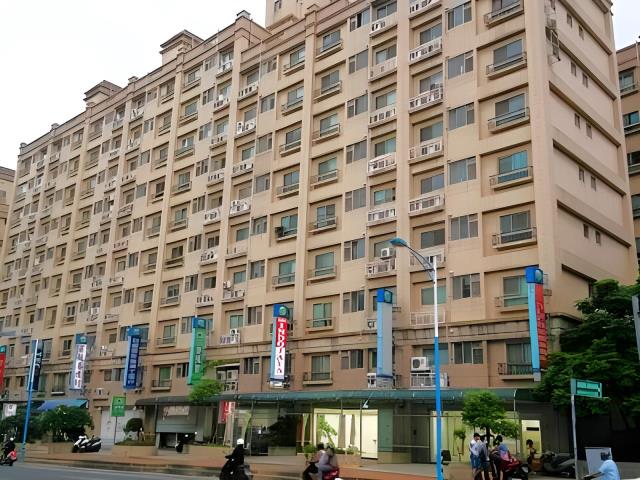 龜山萬壽路二段法拍屋春天農場商圈大樓三房平面車位