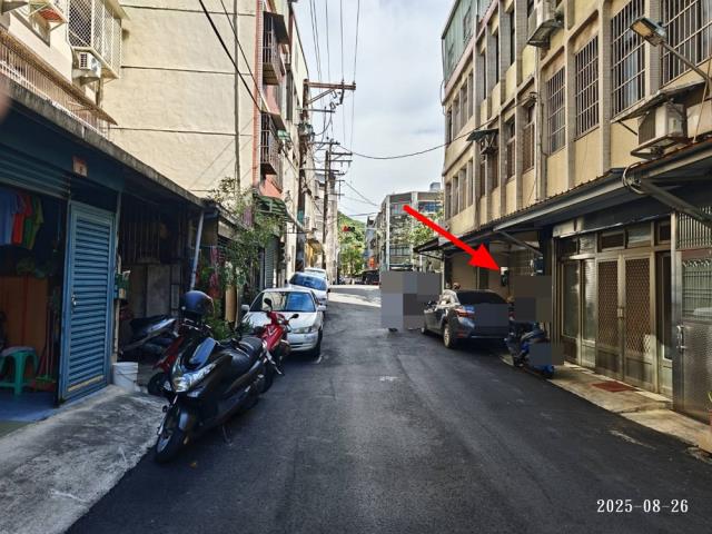 龜山透天_附三四層頂加法拍-5