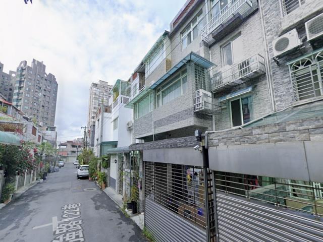 新北淡水透天_附頂樓加蓋法拍-7