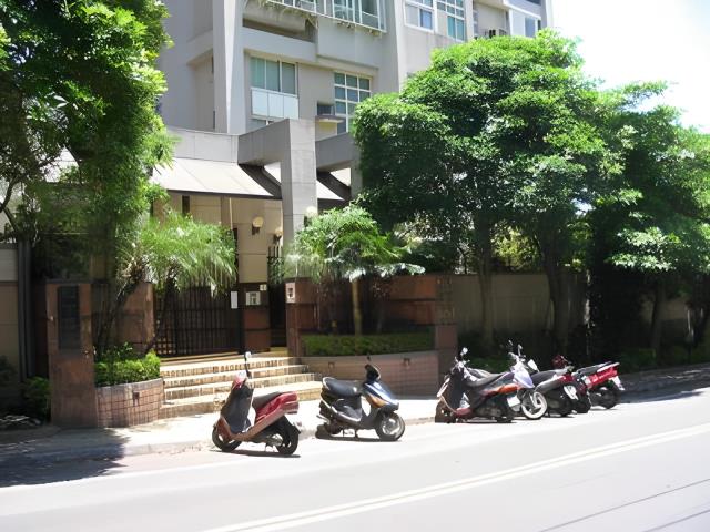 新北淡水法拍華廈_挑高4米5格局-7