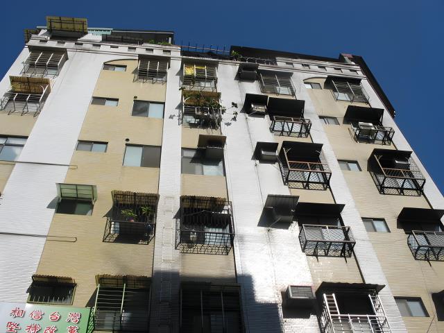 桃園大樓_華泰名品城商圈法拍-1