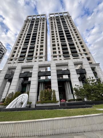 芳崗澄品大灣國中高樓層3房雙平車豪邸