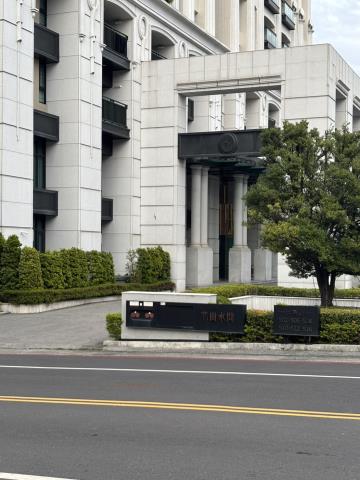 高雄仁武拍賣大樓-4