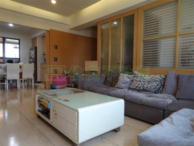 微笑公園優質三房平車