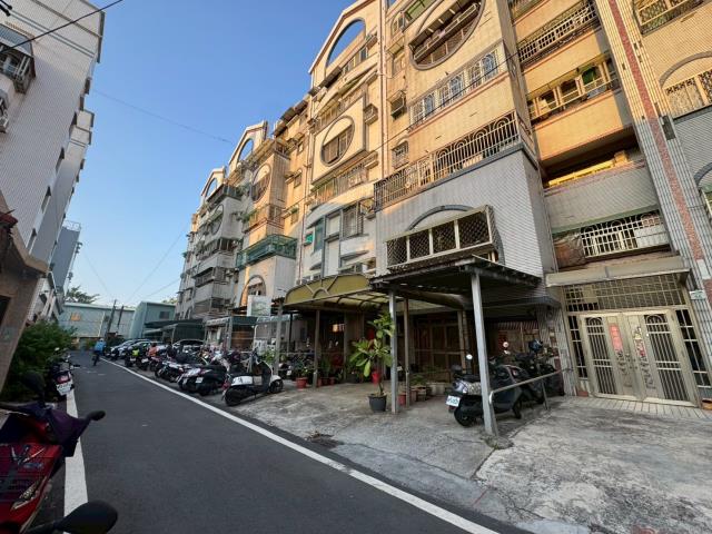 高雄岡山大樓拍賣-8