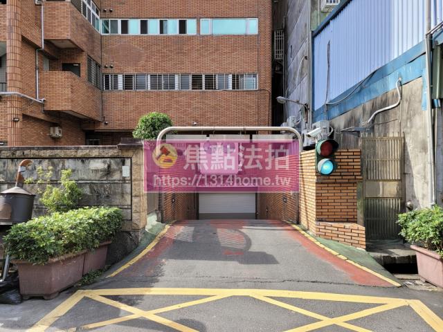 板橋拍賣大樓-4