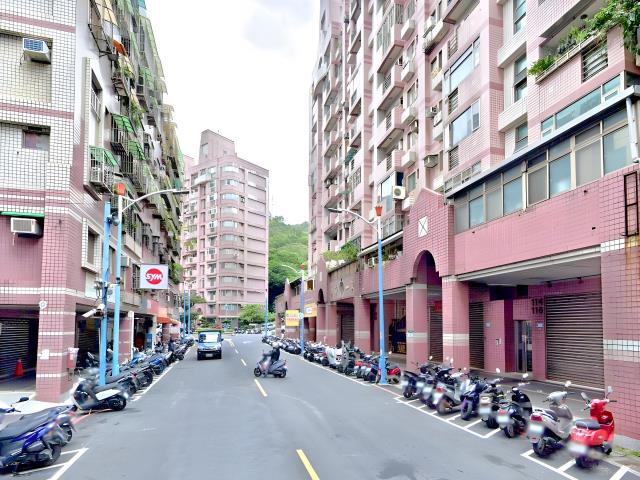 五股拍賣大樓_一樓_五福路商圈-4