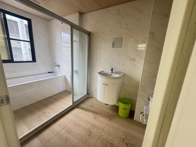 東區透天_5樓電梯透天-1