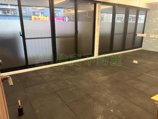 高雄新興區大樓_店面-2