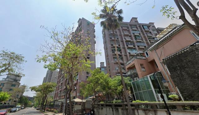 鳥松拍賣大樓-4