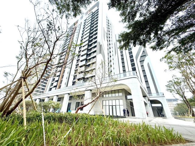 台南房屋買賣歸仁區達麗世界仁全新2房平車出售住商卓佳蓉