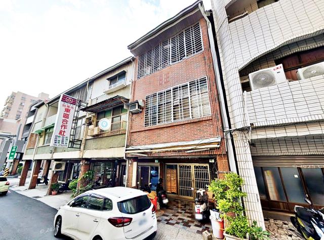 台南東區透天拍賣-1