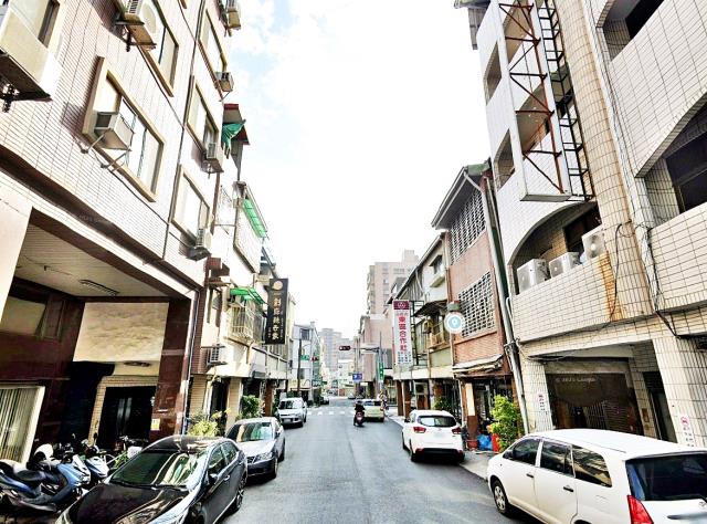 台南東區透天拍賣-3