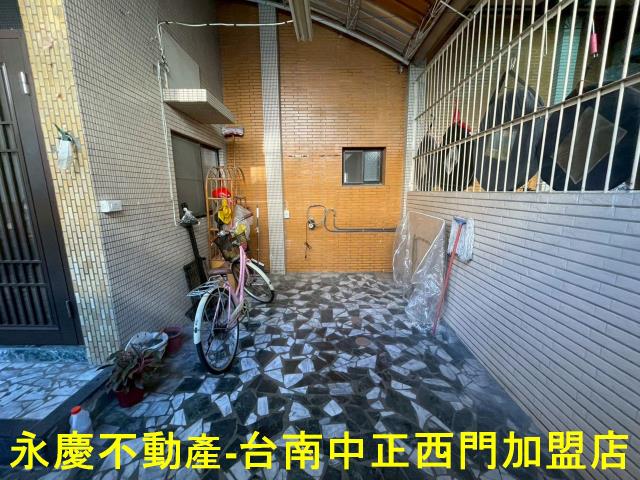 台南東區透天-11
