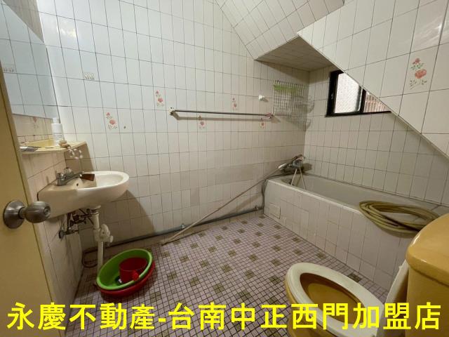 台南東區透天-8