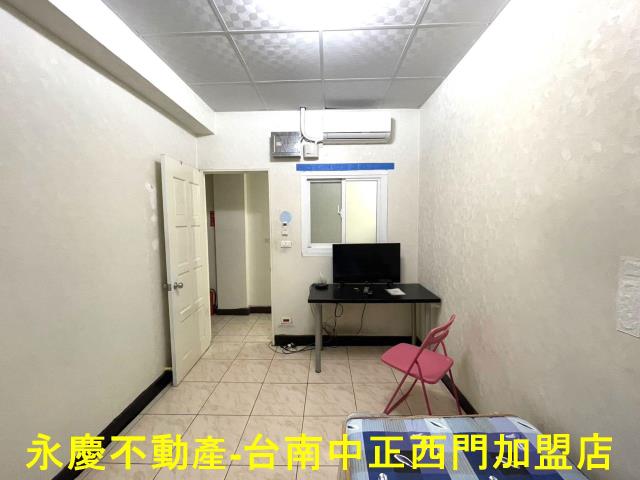 正東區近夢時代全聯旁低總價小資健身公寓