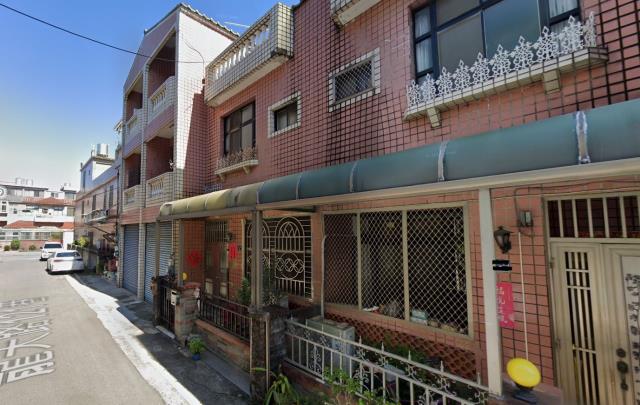 竹南鎮法拍屋龍天路三層樓優室法拍林小陽