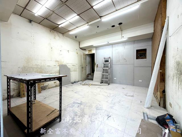 北區火車站面中山公園黃金樓店