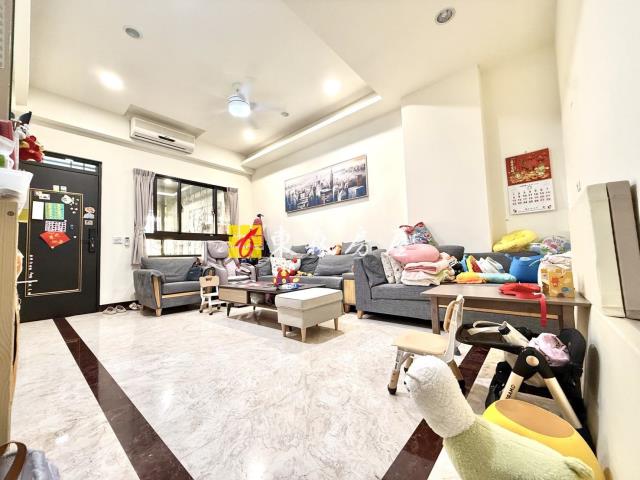 市區臨路大地坪透天