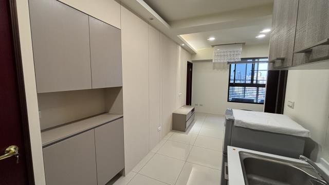 高雄新興區大樓-3