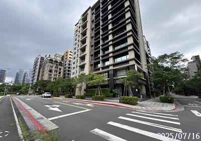 內湖法拍華廈-2