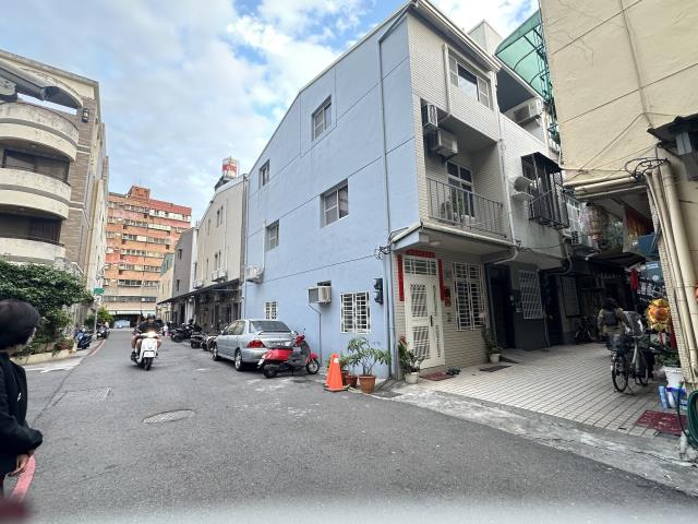 高雄前鎮透天拍賣-1