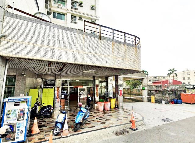 安南區伊吉棒電梯三房