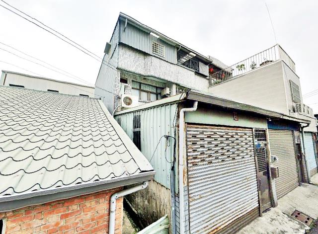 東區拍賣透天-1