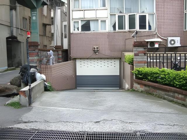 八里法拍大樓-5