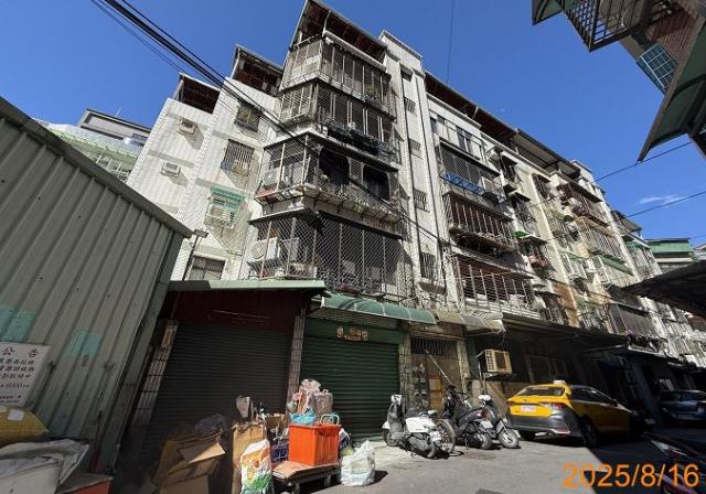 蘆洲公寓_一樓法拍-1